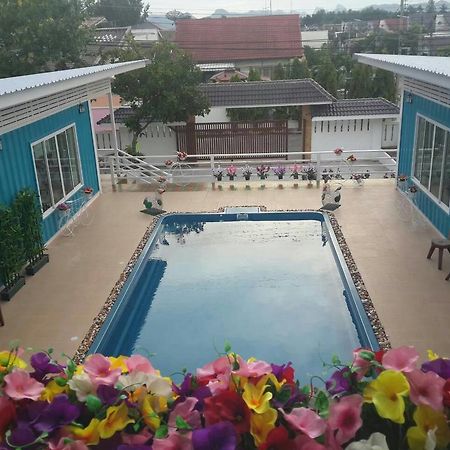 Farsai Homestay Lop Buri エクステリア 写真