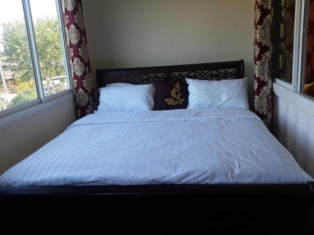 Farsai Homestay Lop Buri エクステリア 写真